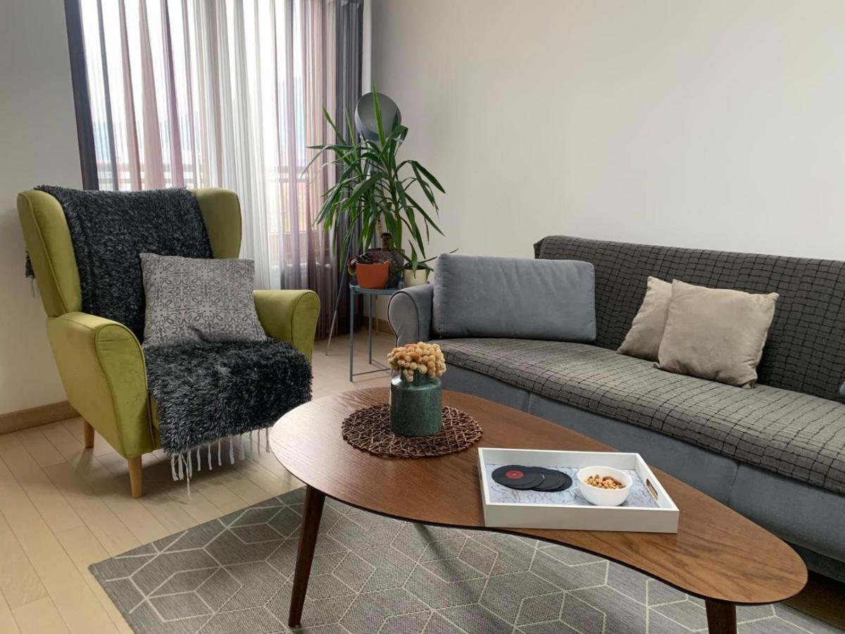 Modern Flatiron Apartment, Skopje Center エクステリア 写真