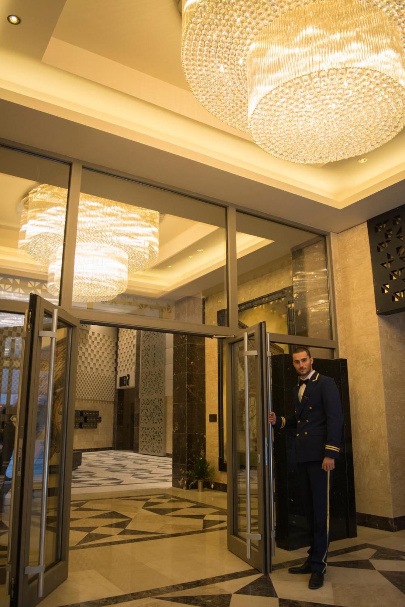 Modern Flatiron Apartment, Skopje Center エクステリア 写真