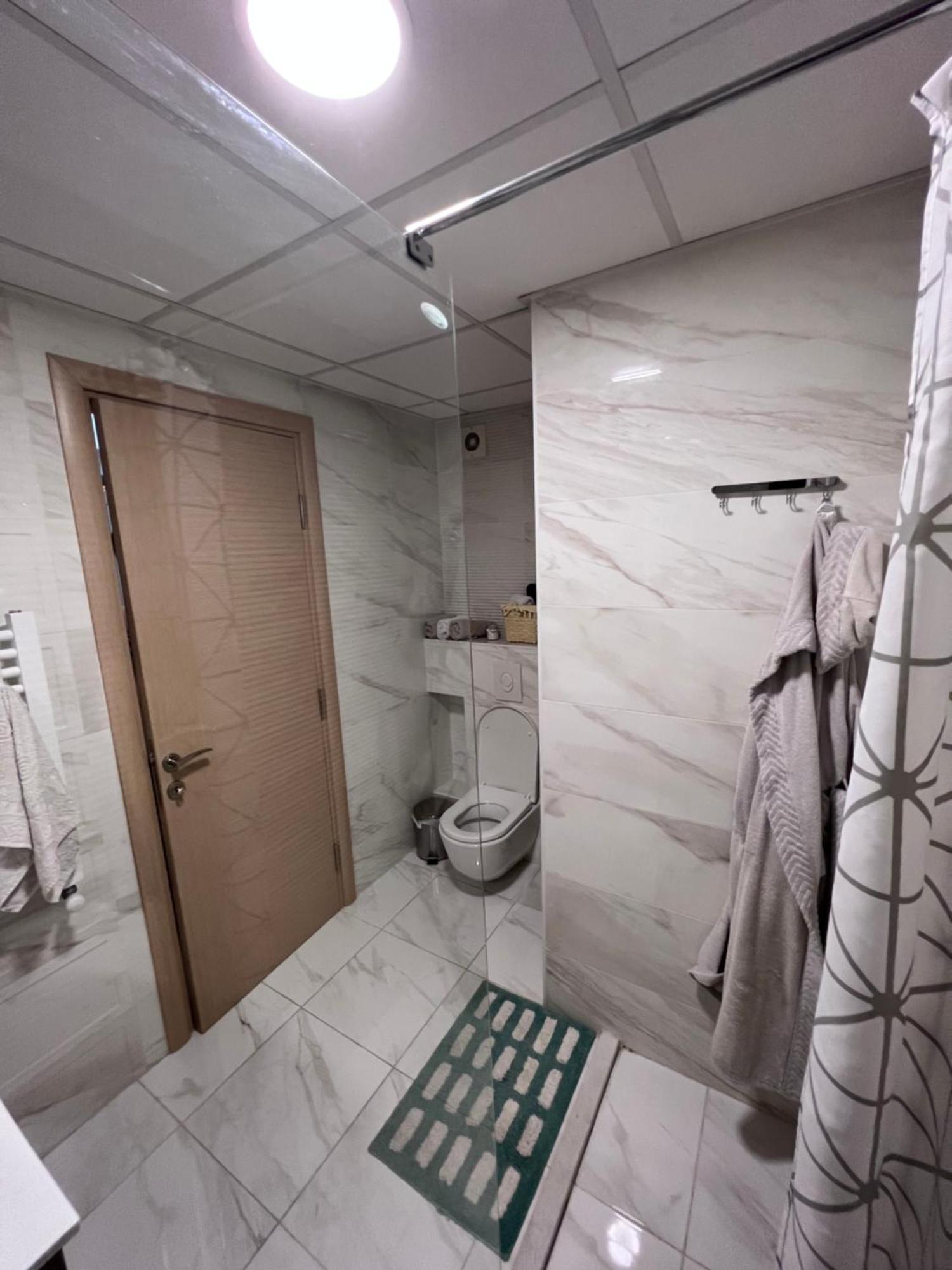 Modern Flatiron Apartment, Skopje Center エクステリア 写真
